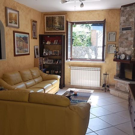 B&B La Taverna Degli Angeli Vezzi Portio Екстериор снимка