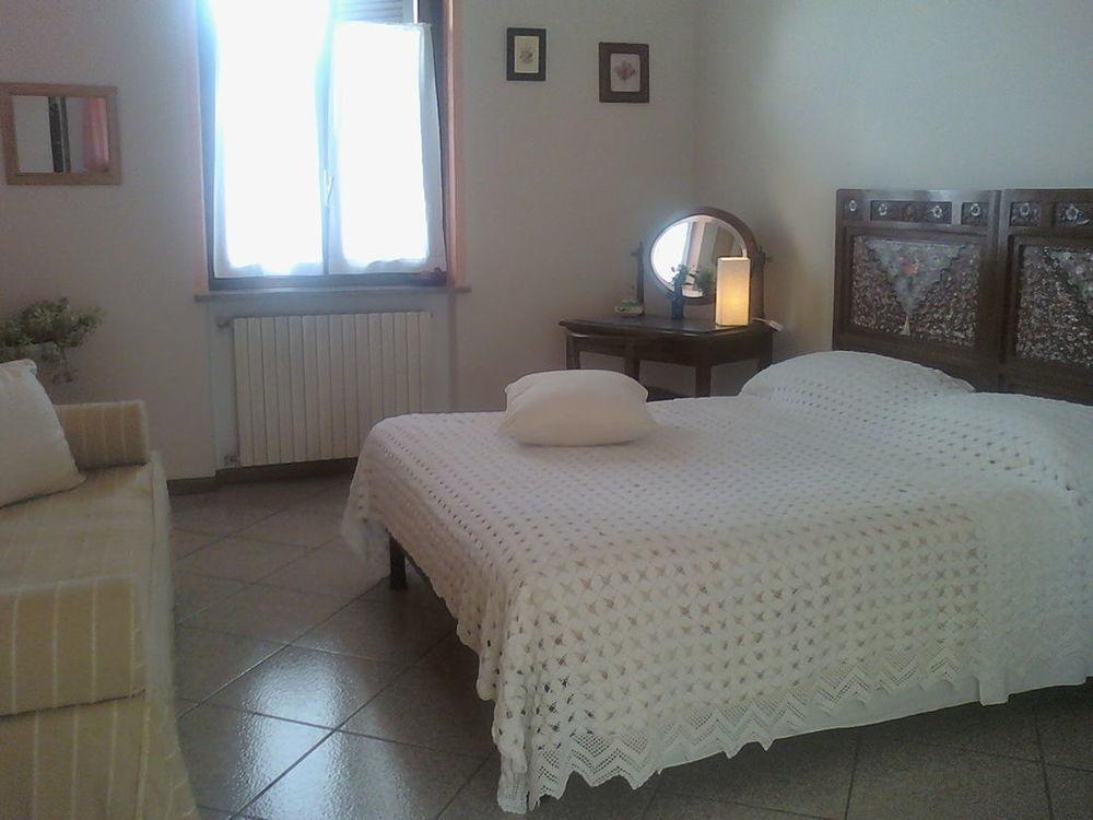 B&B La Taverna Degli Angeli Vezzi Portio Екстериор снимка