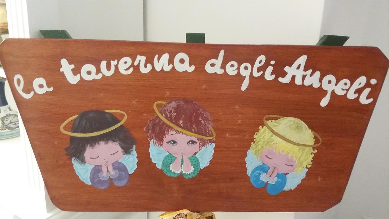 B&B La Taverna Degli Angeli Vezzi Portio Екстериор снимка